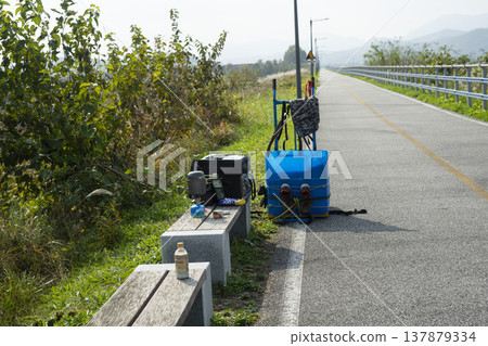 Han River bike path Han River bike path 137879334