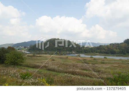 Han River bike path 137879405
