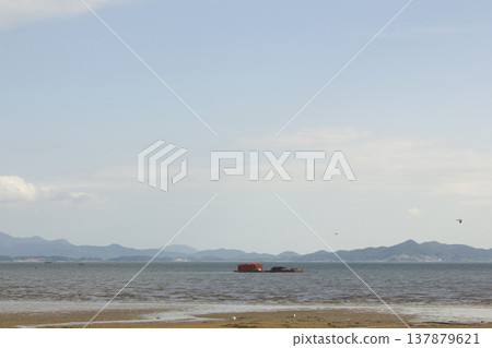 sea sea 137879621