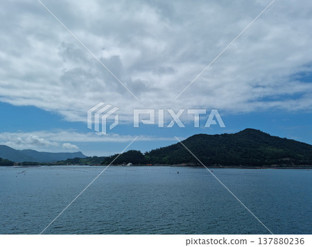 sea sea 137880236