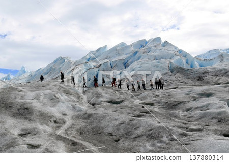 Peritomoleno 137880314