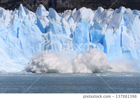 Peritomoleno 137881398