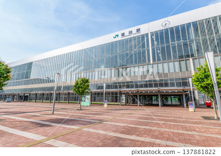 北海道旭川市，旭川的門戶，晴天時JR旭川站（北口） 137881822