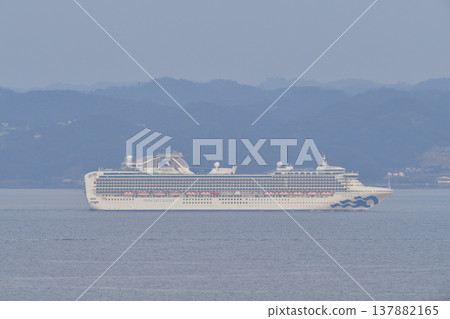 P&O Cruises, Uraga Channel, Diamond Princess 137882165