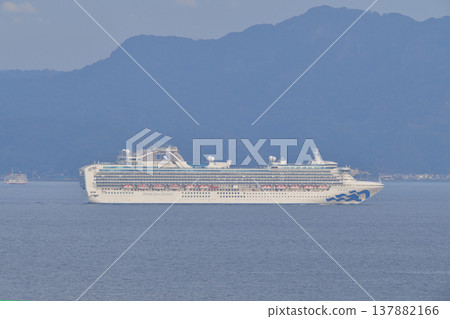 P&O Cruises, Uraga Channel, Diamond Princess, Tokyo Bay Ferry, Kanaya Maru 137882166