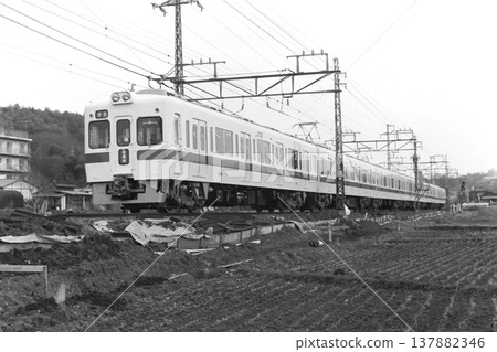 Odakyu Railway, 5200 series, 5566 and others, semi-express, Kakio - Tsurukawa, March 14, 1982. 137882346