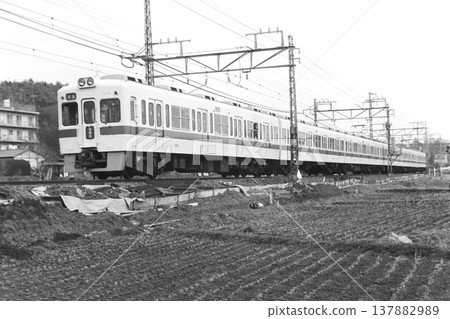 小田急鐵路,2600 系列 NHE 列車,半快車,柿尾車 - 鶴川,1982 年 3 月 14 日。 小田急鐵路,2600 系列 NHE 列車,半快車,柿尾車 - 鶴川,1982 年 3 月 14 日。 137882989