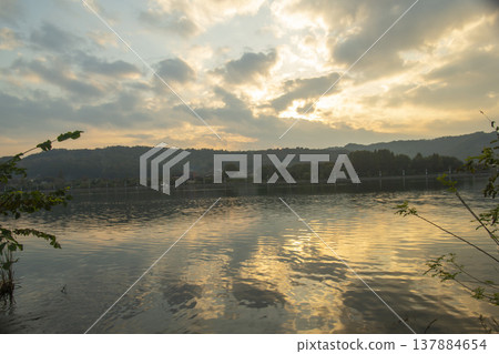 Han River bike path Han River bike path 137884654