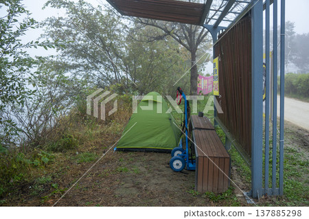 Han River bike path Han River bike path 137885298