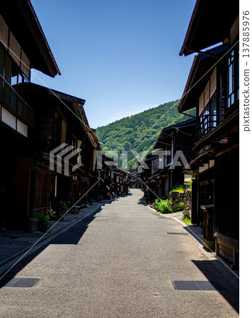【奈井宿】古老的街景和夏日的藍天 137885976