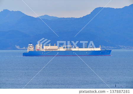 Maran Gas Maritime, Uraga Channel, MARAN GAS ANTIPAROS, Gas Tanker 137887281