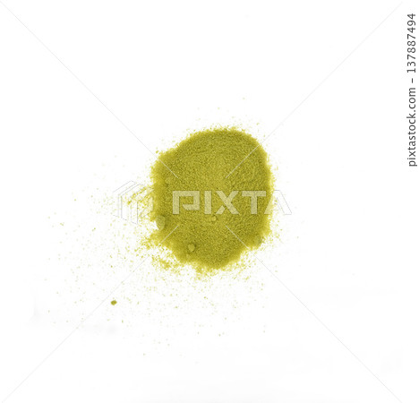 Powdered matcha green tea 137887494