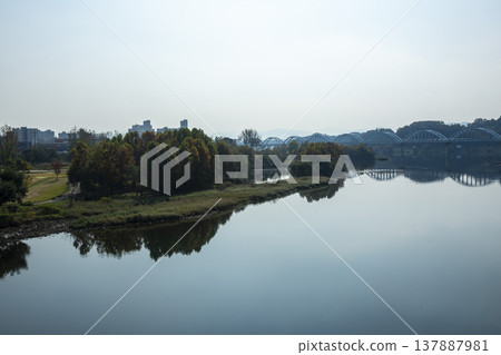 Han River bike path Han River bike path 137887981