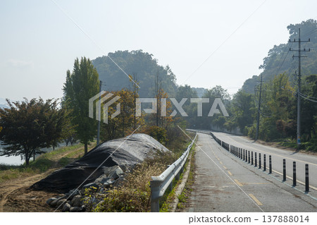 Han River bike path Han River bike path 137888014