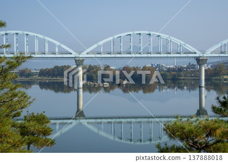 Han River bike path Han River bike path 137888018