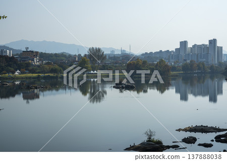 Han River bike path 137888038