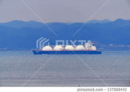 勞埃德TSB通用租賃公司、烏拉加海峽、巴爾卡液化天然氣公司 137888432