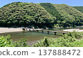 The Shimanto River and Iwama Submersible Bridge, adorned with fresh greenery and a clear blue sky in May (Kochi Prefecture) 137888472