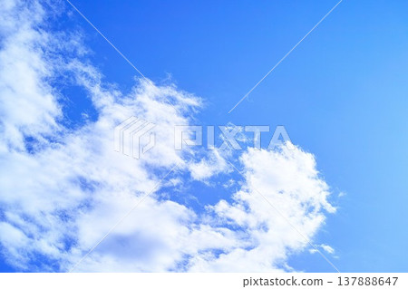 藍色的天空和雲圖像 藍色的天空和雲圖像 137888647