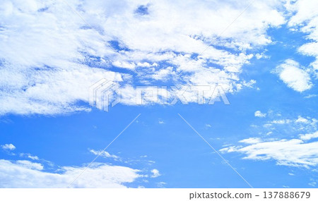 藍色的天空和雲圖像 藍色的天空和雲圖像 137888679