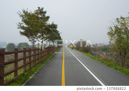 Han River bike path 137888822