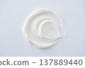 white cream on white background 137889440