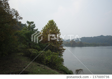 Han River bike path Han River bike path 137889736