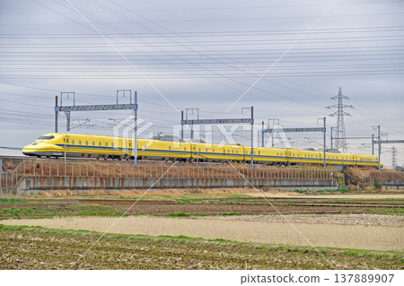 東海道新幹線、新橫濱～小田原、JR西日本、923系 3000系（博多）、黃色博士 137889907