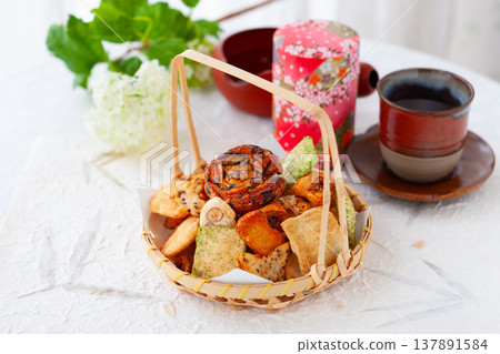 Okaki Okaki 137891584