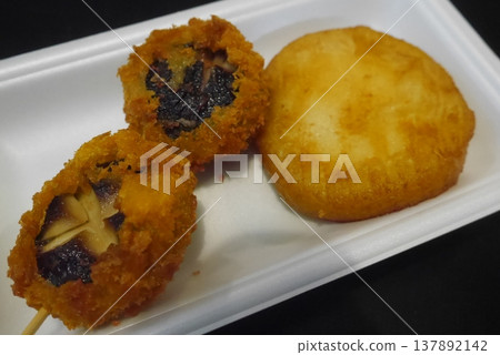 Deep-fried shiitake mushrooms Deep-fried shiitake mushrooms 137892142