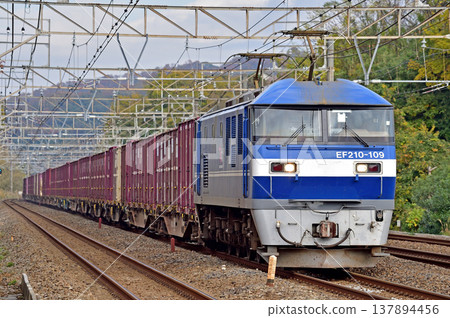 東海道本線二宮-甲府JR貨運EF210-109（水田） 137894456
