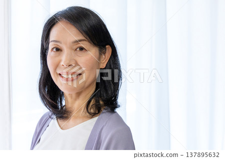 Senior women's beauty image Senior women's beauty image 137895632