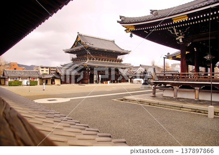 Kyoto Prefecture, Higashi Honganji Temple, Mikage-do Gate (Important Cultural Property), Tokiwa-cho, Shimogyo-ku, Kyoto City Kyoto Prefecture, Higashi Honganji Temple, Mikage-do Gate (Important Cultural Property), Tokiwa-cho, Shimogyo-ku, Kyoto City 137897866