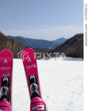 Oguna Hotaka Ski Resort, a relaxing afternoon stroll. 137899215