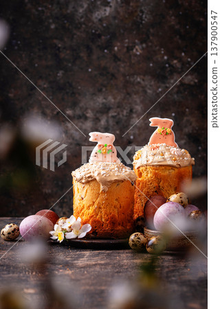 Traditional Easter cake kulich and eggs Traditional Easter cake kulich and eggs 137900547