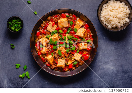 Mapo tofu, tofu in spicy mincemeat sauce. 137900712