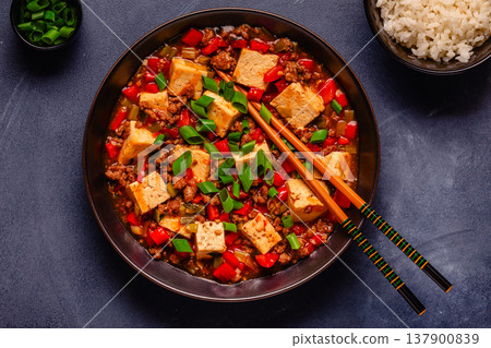 Mapo tofu, tofu in spicy mincemeat sauce. 137900839