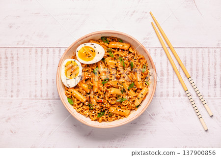Spicy Rapokki - Korean tteokbokki rice cake and ramen noodle. Spicy Rapokki - Korean tteokbokki rice cake and ramen noodle. 137900856