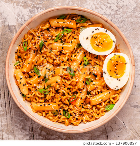 Spicy Rapokki - Korean tteokbokki rice cake and ramen noodle. Spicy Rapokki - Korean tteokbokki rice cake and ramen noodle. 137900857