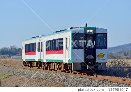 石卷線、掛山 - 鹿又、JR 東日本、KiHa 111-214 + KiHa 112-214（Kogota） 137901047