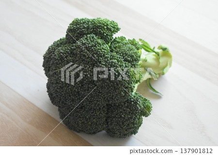Fresh broccoli Fresh broccoli 137901812
