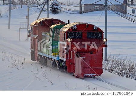 Sekihoku Main Line, Ikagyu - Aibetsu, JR Hokkaido, DE15-1534 (Asahikawa), Regular snow removal train, Russell, Regular snow removal 137901849