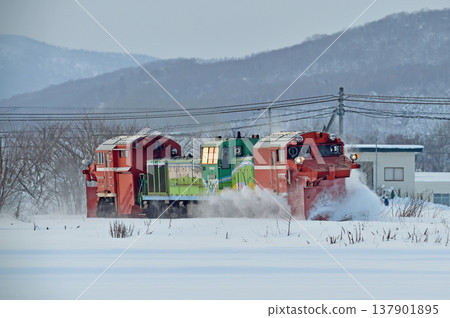 關北本線，愛別站 - 中愛別站，JR北海道，DE15-1534（旭川），常規除雪列車，羅素，常規除雪 137901895