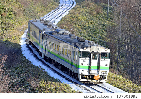 Sekihoku Main Line, Ikutahara - Kinka (Shin), JR Hokkaido, KiHa 40-833 + KiHa 40-1738 (Asahikawa) Sekihoku Main Line, Ikutahara - Kinka (Shin), JR Hokkaido, KiHa 40-833 + KiHa 40-1738 (Asahikawa) 137901992