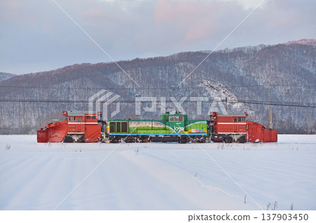 Sekihoku Main Line, Ikagyu - Aibetsu, JR Hokkaido, DE15-1534 (Asahikawa), Regular snow removal train, Russell, Regular snow removal 137903450