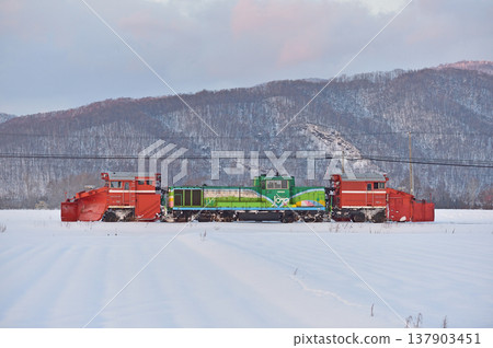 Sekihoku Main Line, Ikagyu - Aibetsu, JR Hokkaido, DE15-1534 (Asahikawa), Regular snow removal train, Russell, Regular snow removal Sekihoku Main Line, Ikagyu - Aibetsu, JR Hokkaido, DE15-1534 (Asahikawa), Regular snow removal train, Russell, Regular snow removal 137903451