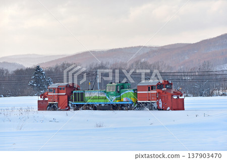 Sekihoku Main Line, Ikagyu - Aibetsu, JR Hokkaido, DE15-1534 (Asahikawa), Regular snow removal train, Russell, Regular snow removal 137903470