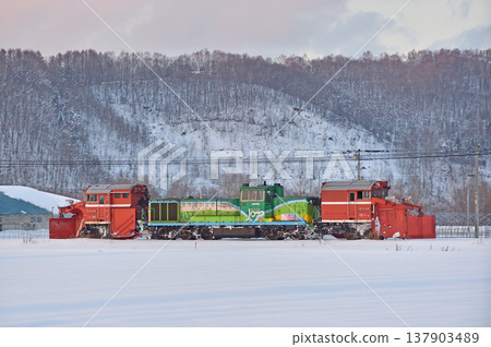 Sekihoku Main Line, Ikagyu - Aibetsu, JR Hokkaido, DE15-1534 (Asahikawa), Regular snow removal train, Russell, Regular snow removal 137903489