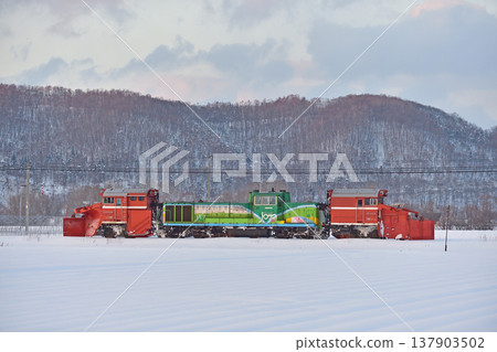 Sekihoku Main Line, Ikagyu - Aibetsu, JR Hokkaido, DE15-1534 (Asahikawa), Regular snow removal train, Russell, Regular snow removal 137903502