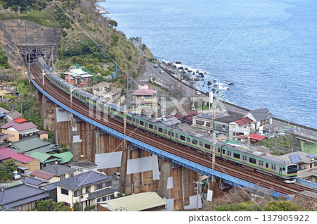 東海道本線早川-Nefugawa JR東E233系列1000系列 137905922